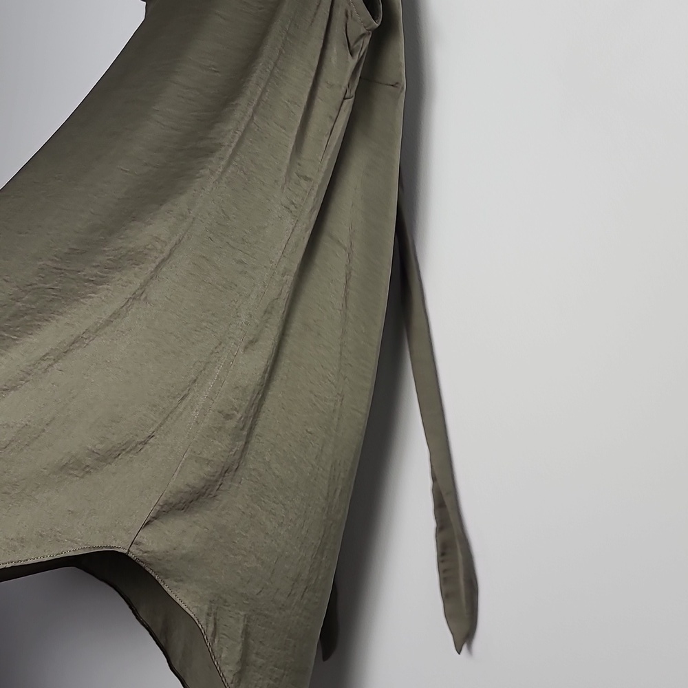 CABI Cinch Blouse Olive Green Sleeveless Tie Front Blouse Size Small - Picture 12 of 15